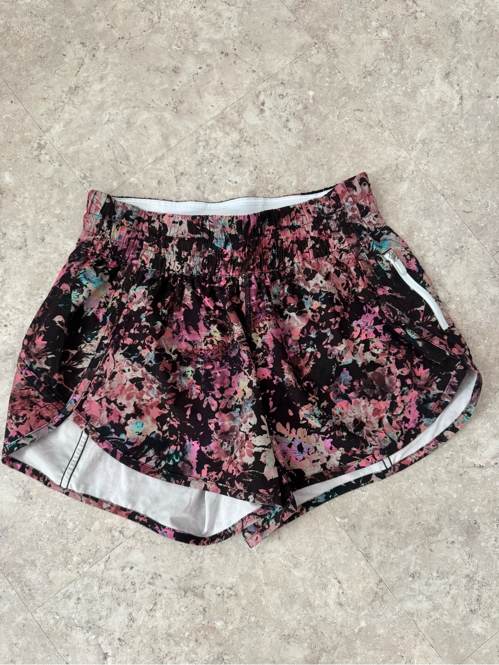 Lululemon Tracker Low-Rise Lined Short 4" - Picture 3 of 16